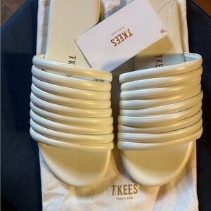 TKEES Women's Ribbed Cream Sandals